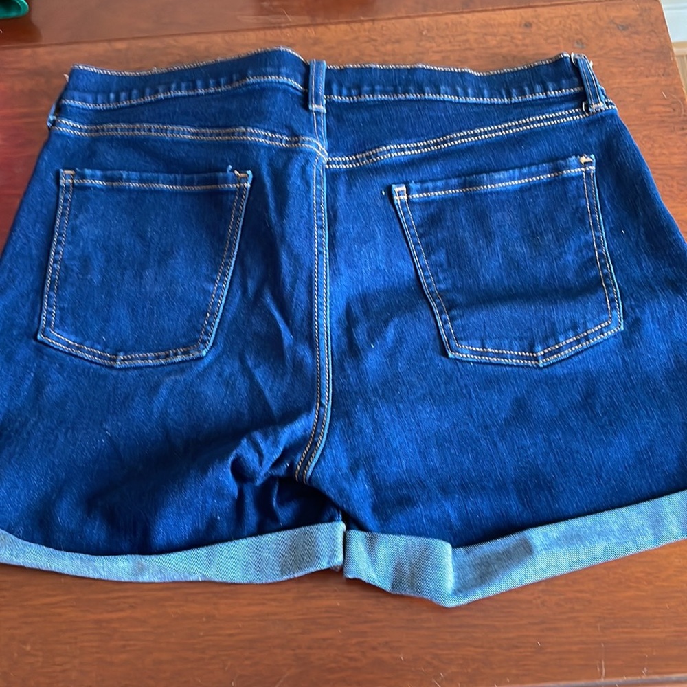 Old Navy Denim jeans shorts size 14 mid rise - Picture 3 of 4